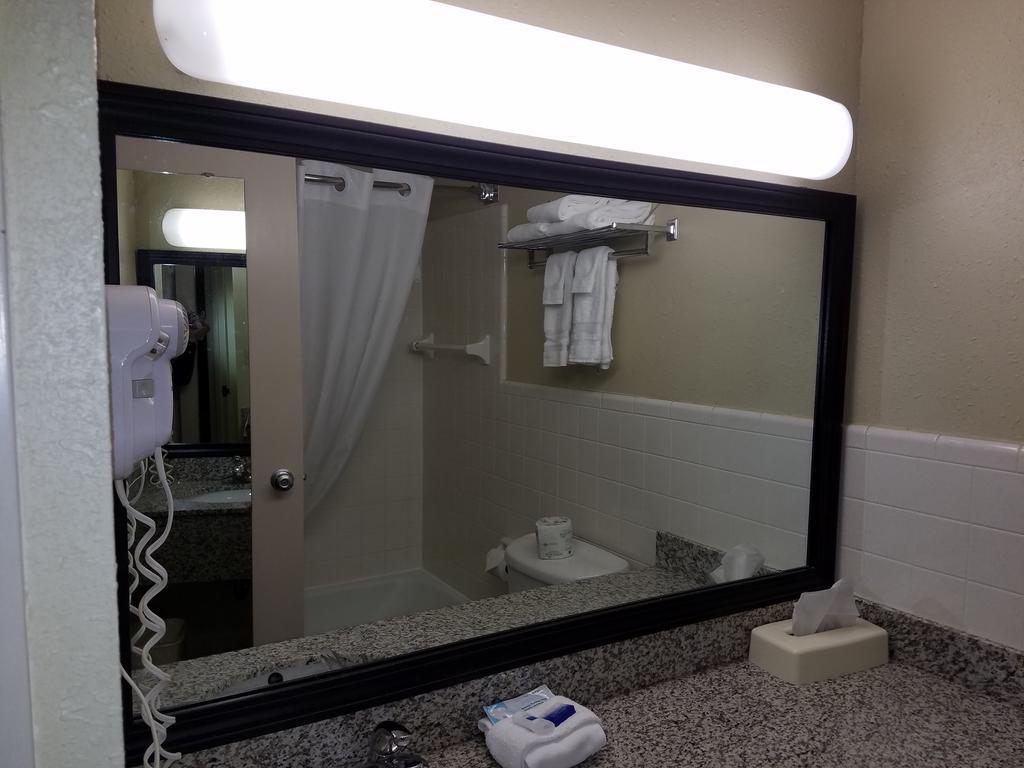 Best Western Valley Plaza Inn Μίντλαντ Εξωτερικό φωτογραφία